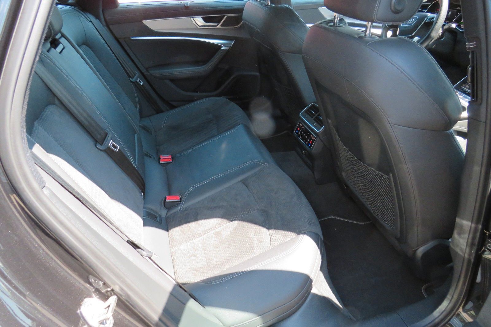 Fahrzeugabbildung Audi S6 Avant 3.0 TDI quattro