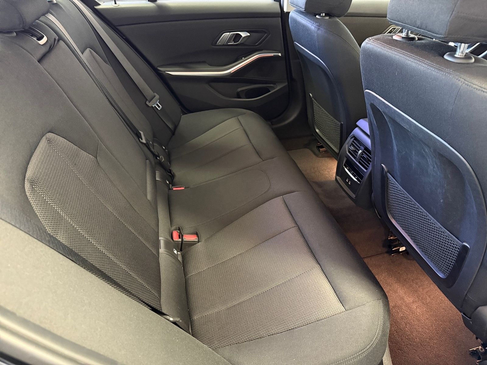 BMW 318dLim.*LED*Navi*LiveCockpit*Kamera*DriveA.*PDC foto 16