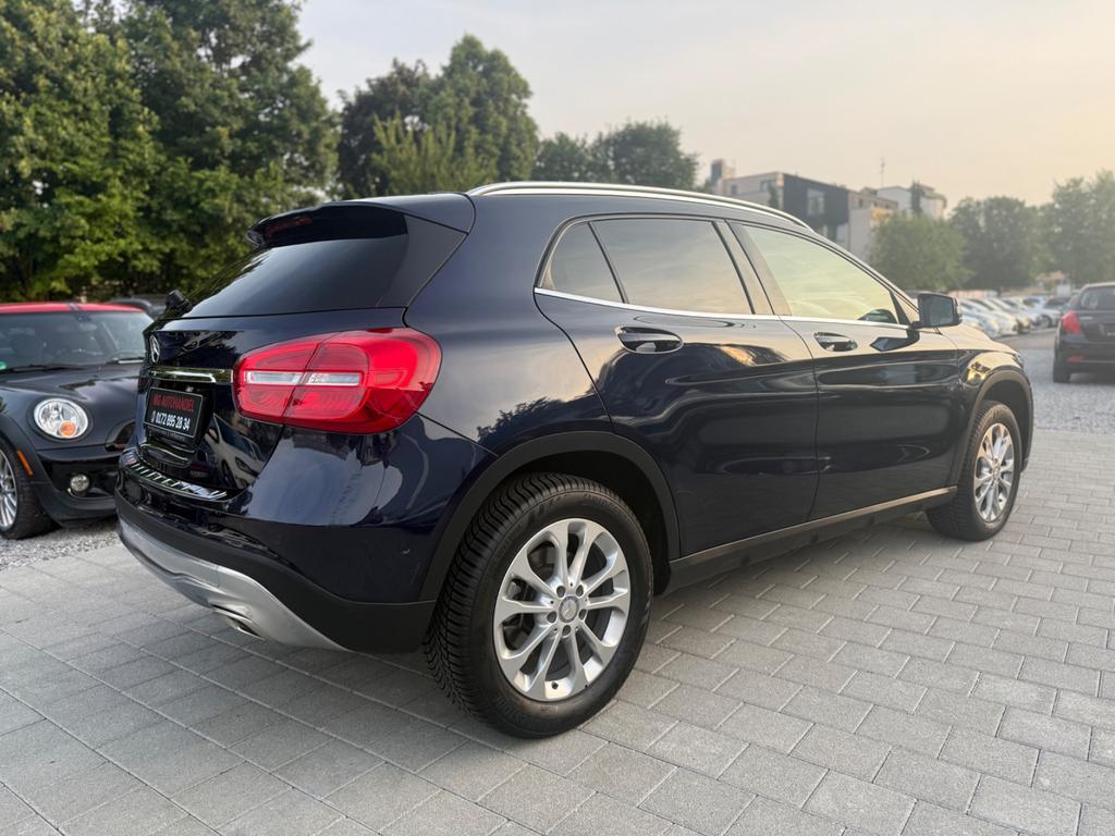 Mercedes-Benz GLA 200