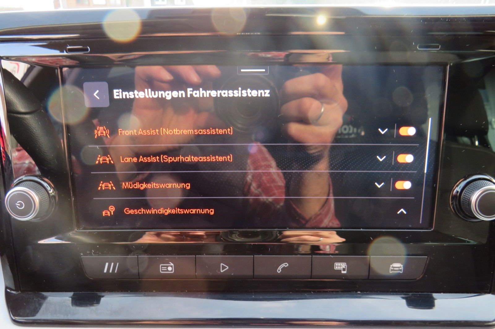 Fahrzeugabbildung SEAT Arona Style DSG GRA KAMERA SITZH. PDC APP-CON 1H