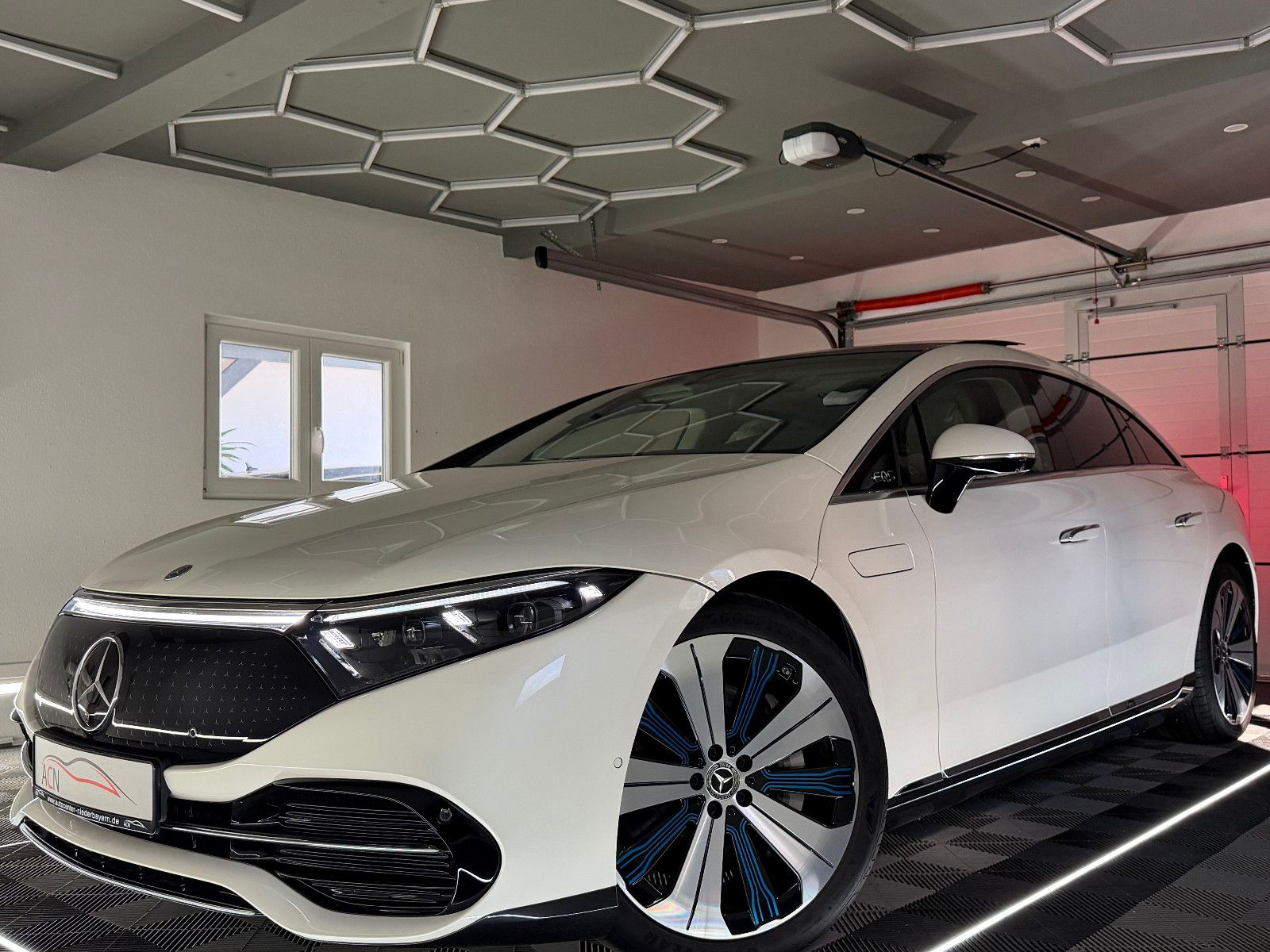 Fahrzeugabbildung Mercedes-Benz EQS EQS 580 4Matic/BURMESTER/HuD/PANO/98,5% SOH