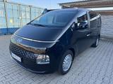 Hyundai STARIA 2.2 CRDi CARGO 3-Sitzer  - Hyundai STARIA von privat