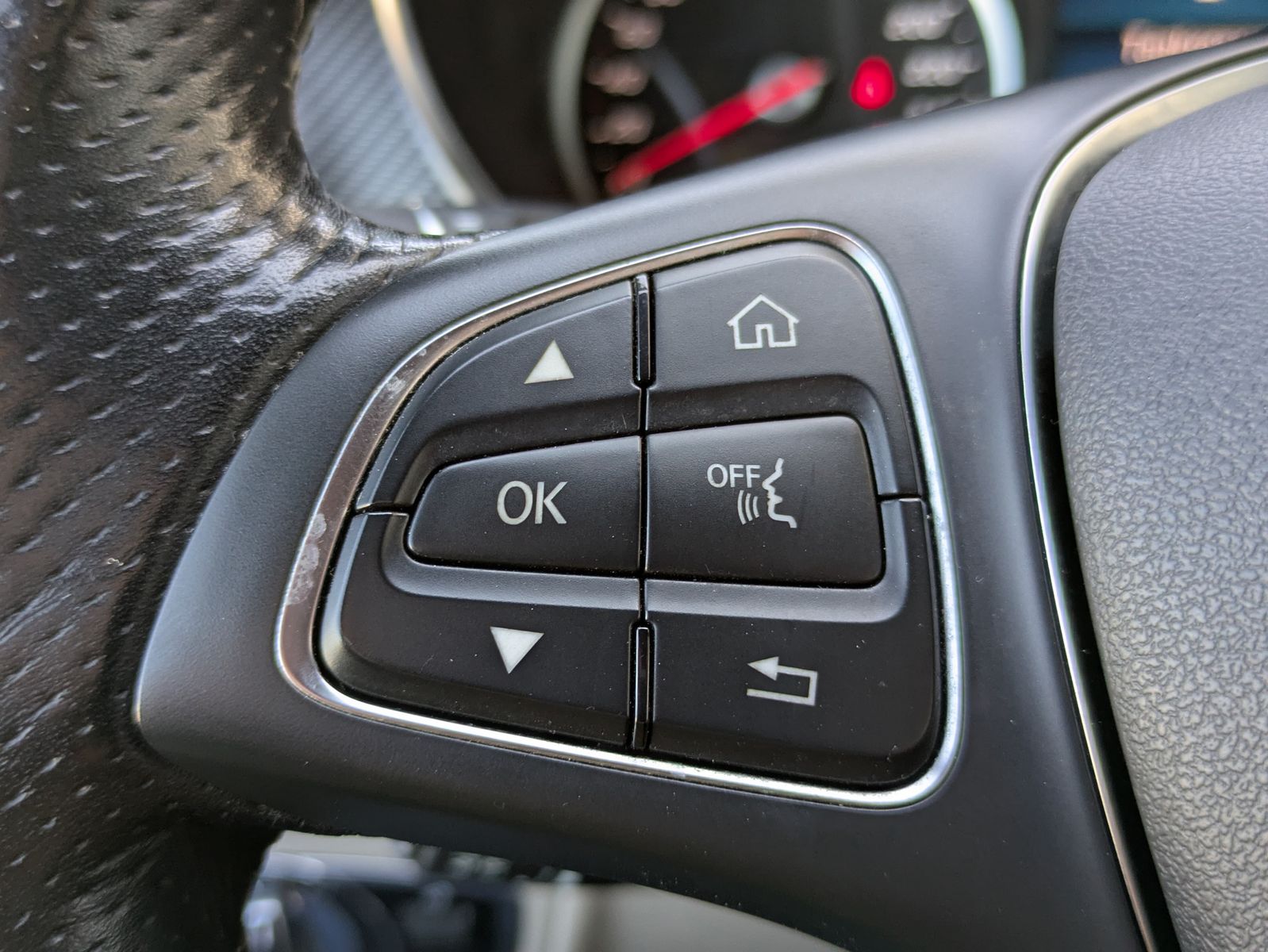 Fahrzeugabbildung Mercedes-Benz V 300 d 4MATIC AMG lang PANO*LED*LEDER*DISTR.