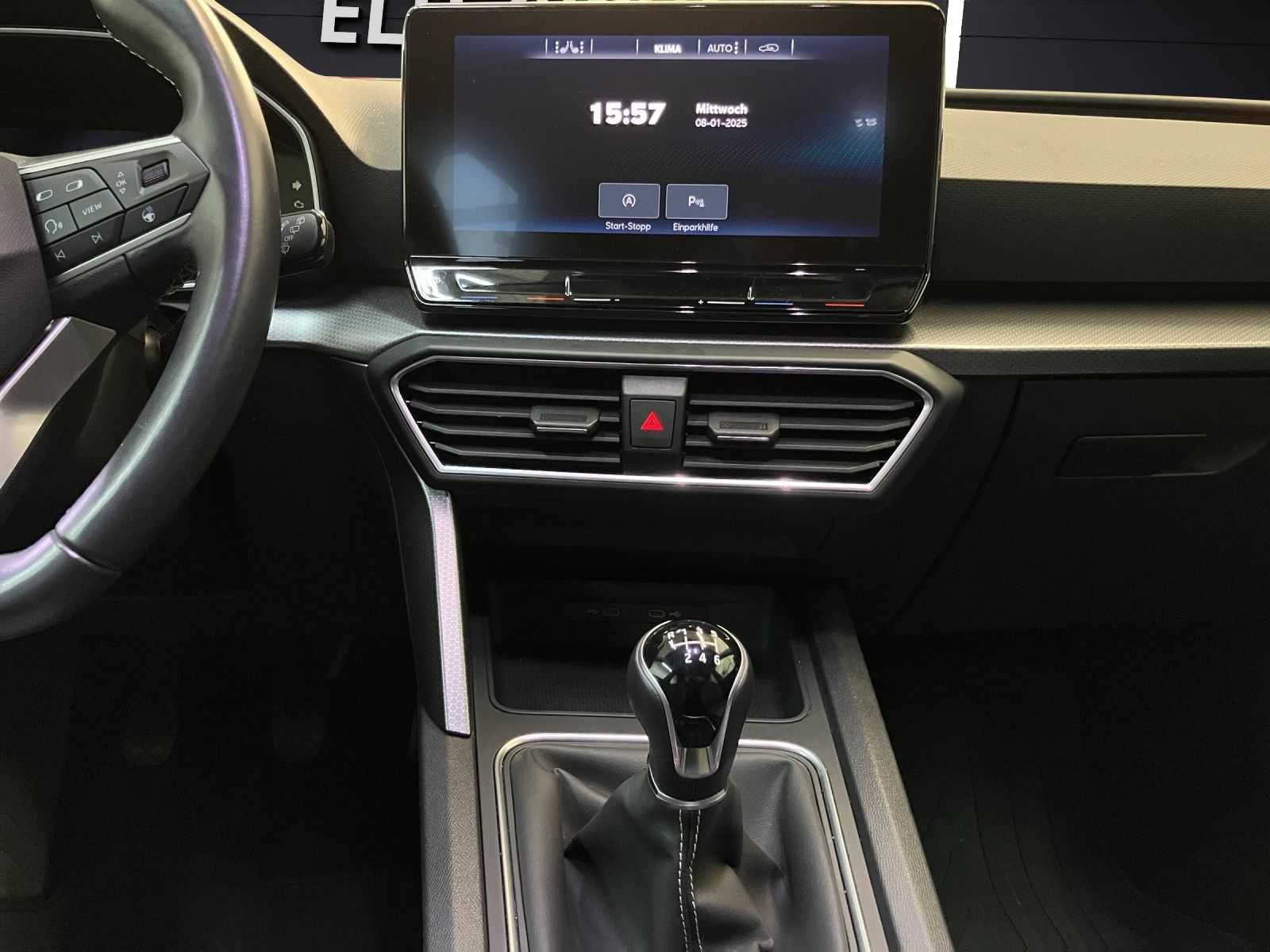 Fahrzeugabbildung SEAT Leon ST TSI Style LED Navi AID GRA PDC SH LM
