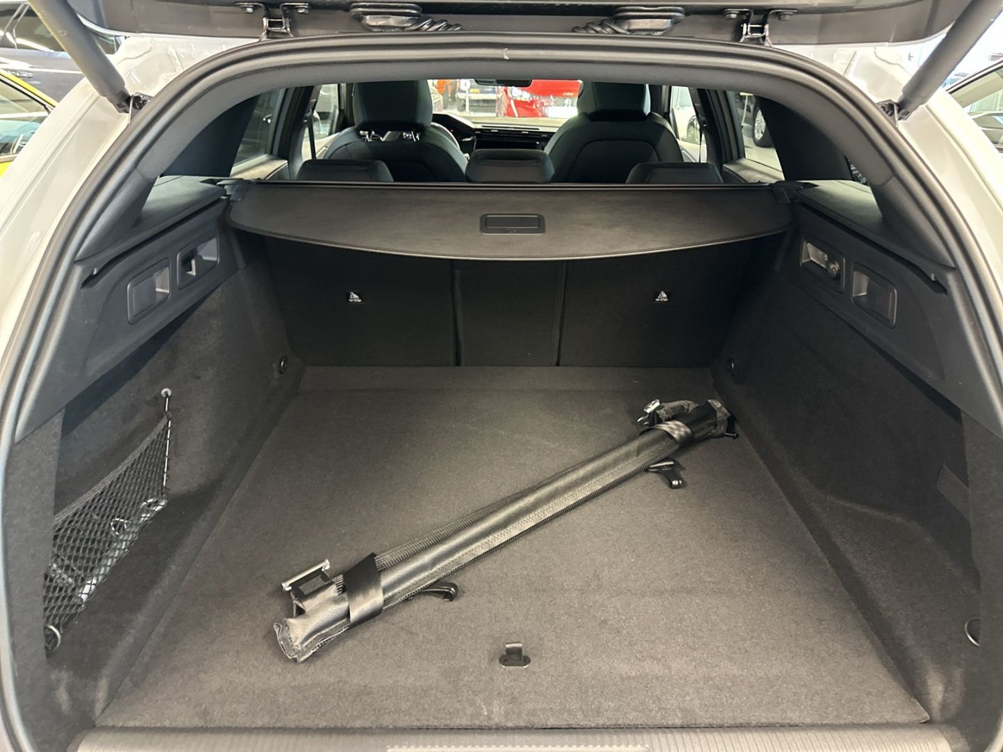 Fahrzeugabbildung Peugeot 308 SW GT HYBRID 145 e-DSC6 Panorama Navi ACC