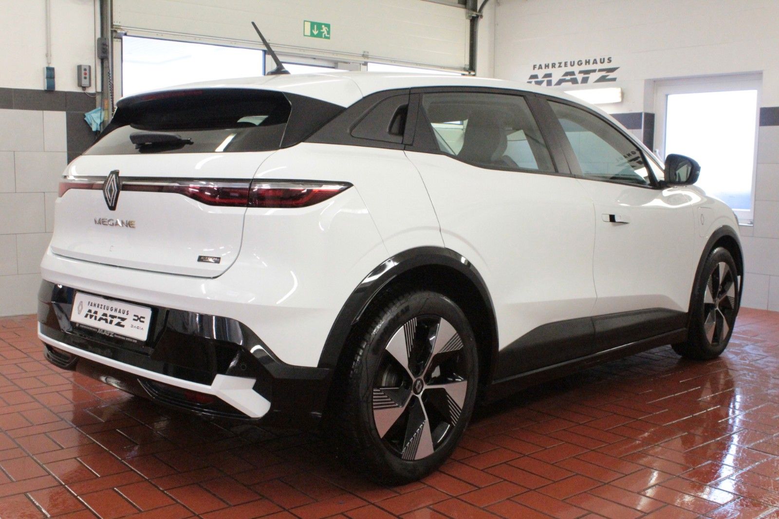 Fahrzeugabbildung Renault Megane E-Tech Electric Equilibre  boost charge