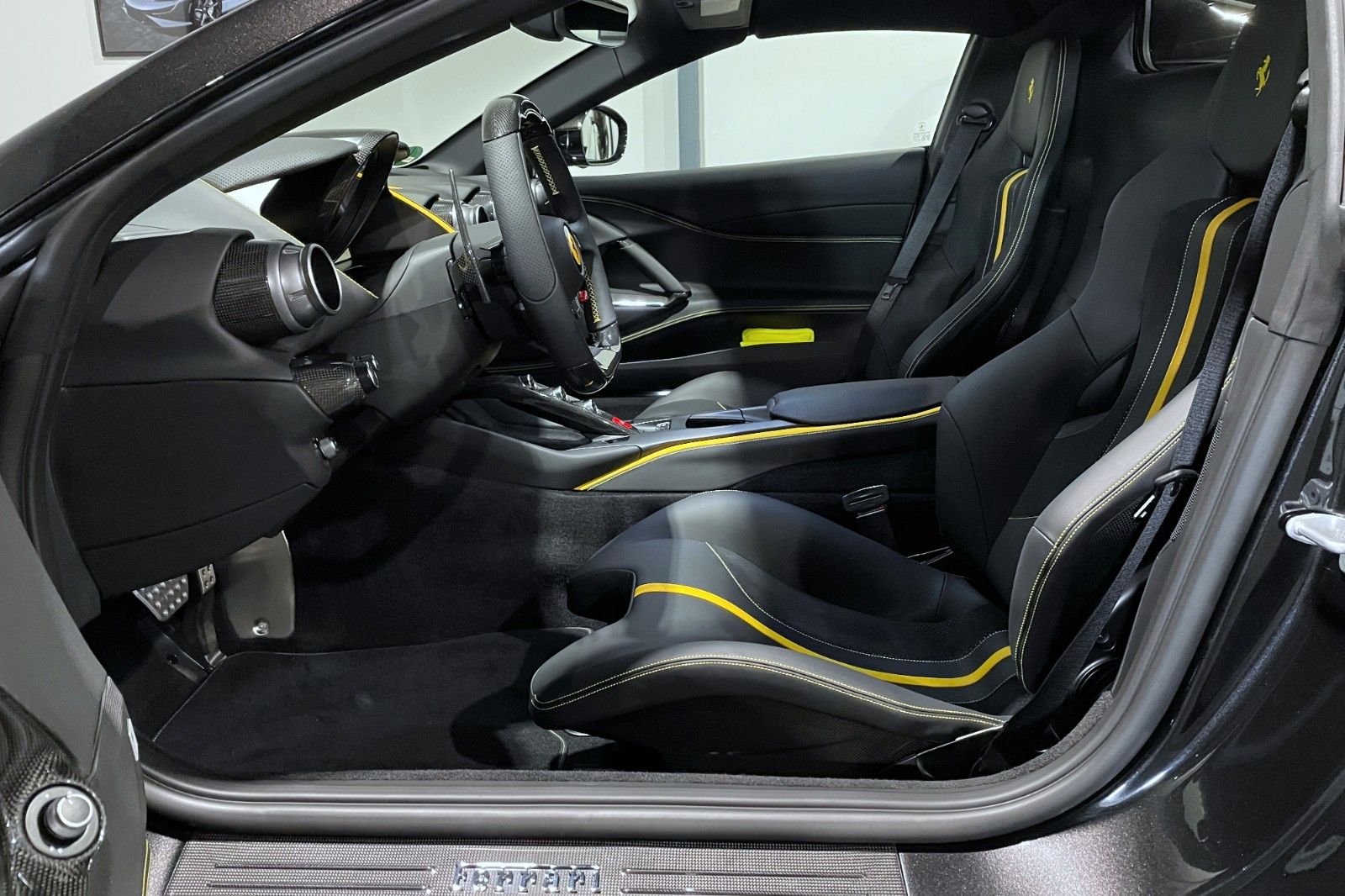 Fahrzeugabbildung Ferrari 812 GTS - FULL CARBON