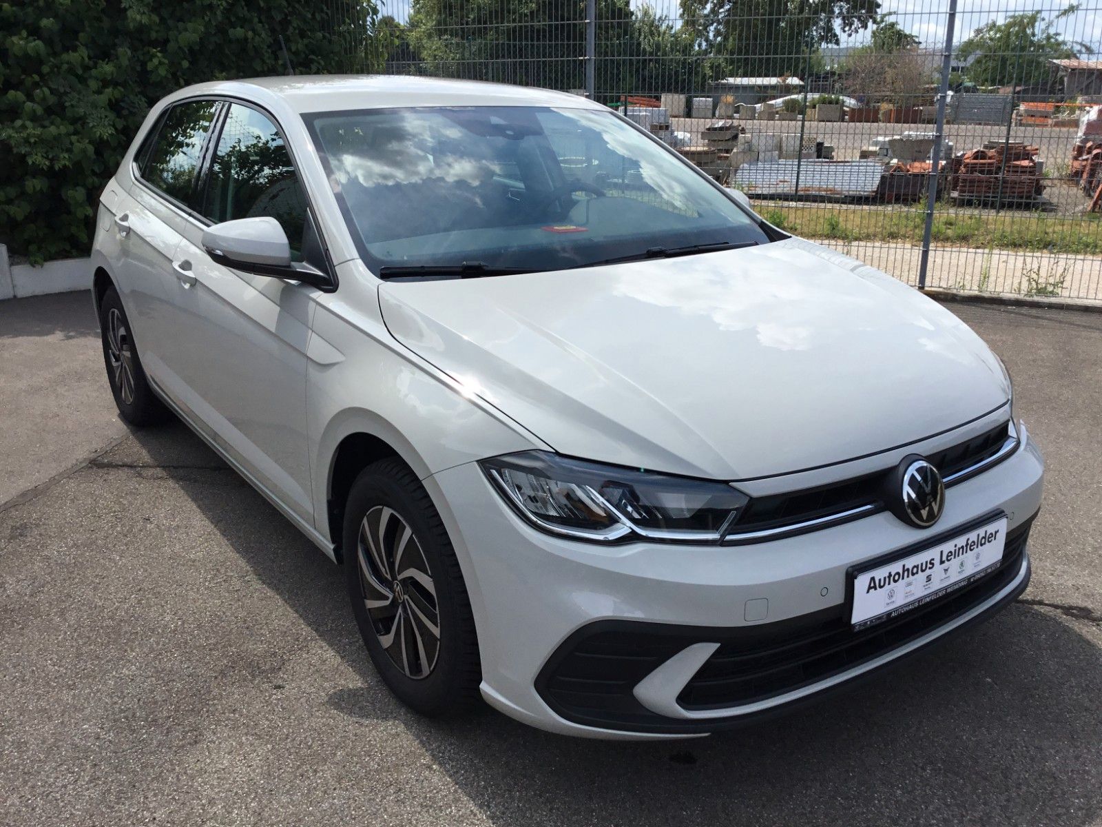 Fahrzeugabbildung Volkswagen Polo 1.0 TSI Life+Sitzheizung+AppConnect+Kamera