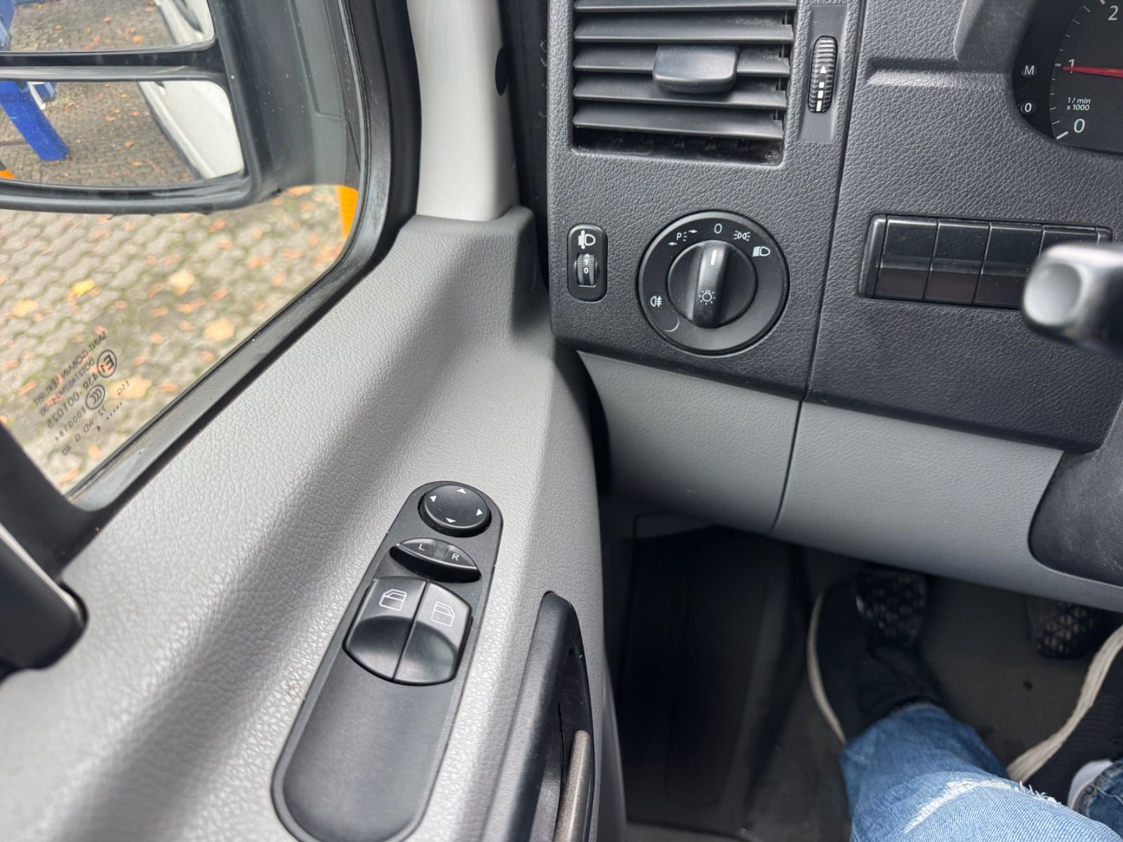 Fahrzeugabbildung Volkswagen Crafter Kasten 35 L1H2 kurz Hochdach