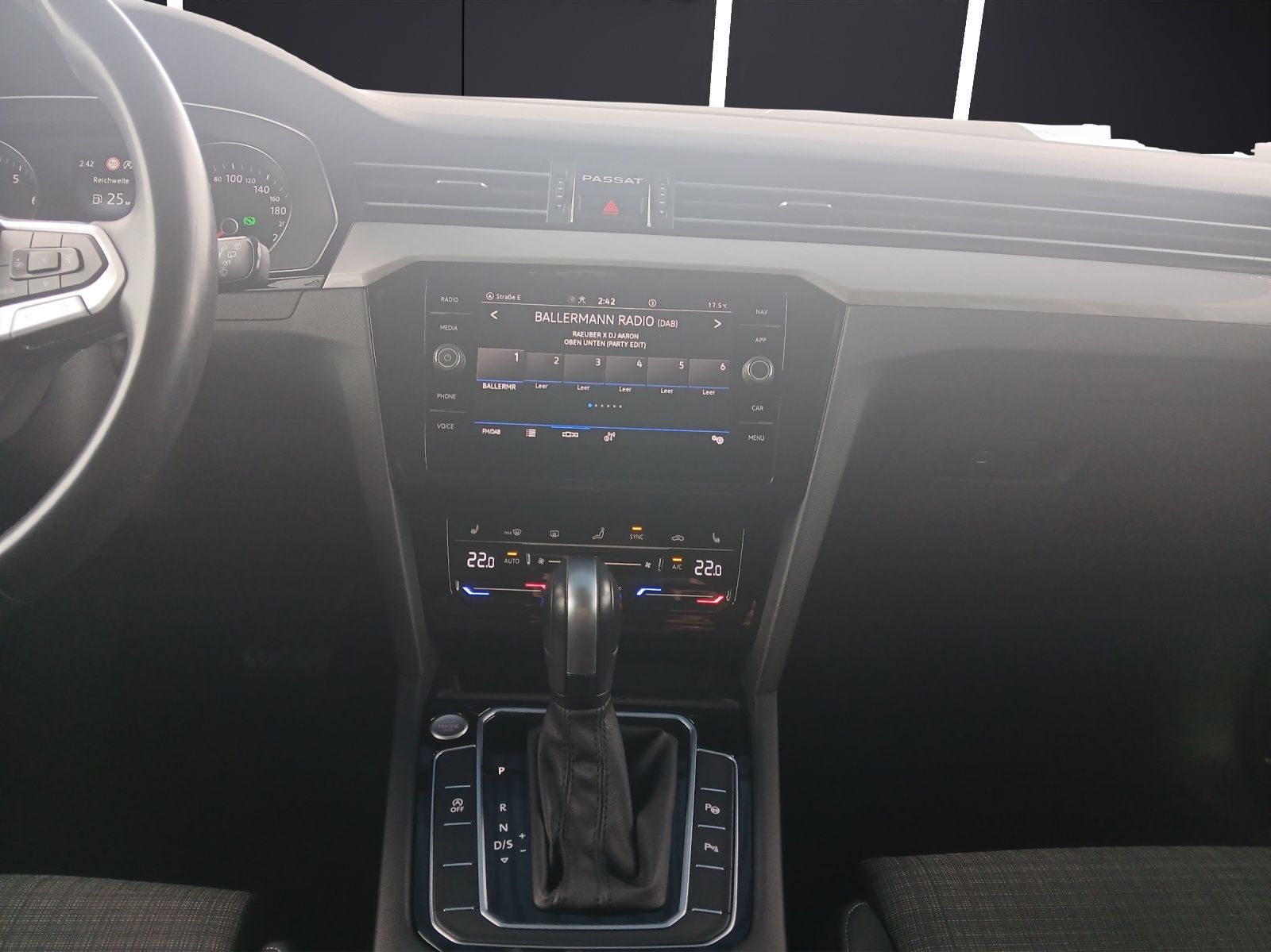 Fahrzeugabbildung Volkswagen Passat Variant TSI Business DSG Matrix Navi ACC
