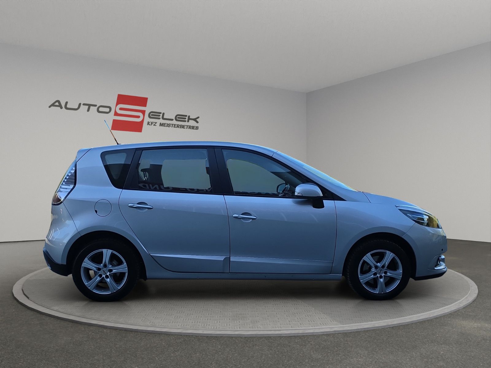 Fahrzeugabbildung Renault Scenic III Xmod Paris