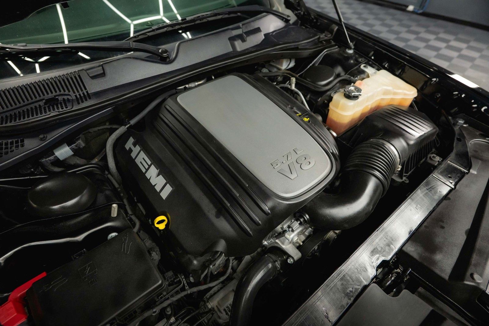 Fahrzeugabbildung Dodge Challenger 5.7 V8 R/T SRT WIDE BODY *LED*19%*