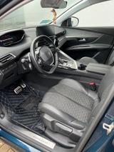 Peugeot 3008 HYBRID 225 e-EAT8 Roadtrip Roadtrip - Peugeot 3008 Roadtrip mit Hybrid-Antrieb (Benzin/Elektro)