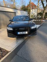 Audi A8 3.0  Audi exclusive  21 Zoll Audi Felgen - Audi A8 mit Diesel-Antrieb: Schwarz