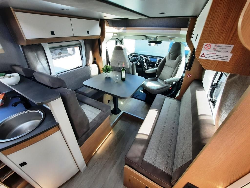 Fahrzeug Übersicht 10 Fahrzeugabbildung Hobby ONTOUR T 700 FH Verfüg./Sparen Sie 22.709,- €