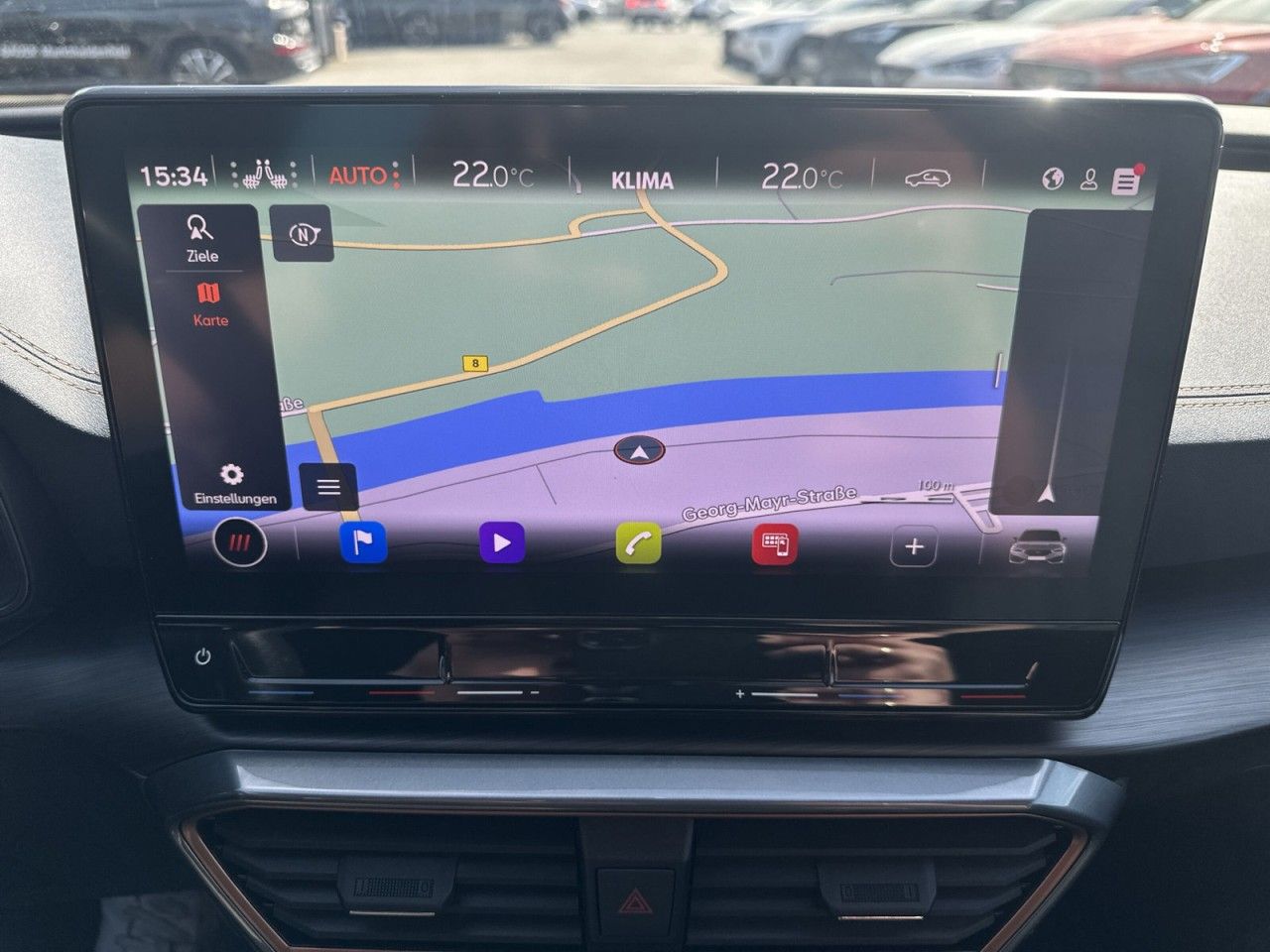 Fahrzeugabbildung CUPRA Leon Sportstourer 2.0 TSI 245 PS DSG - mit KI generiert/bearbeitet