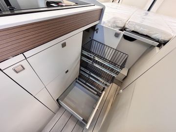 Westfalia Columbus 600 E 140 PS Automatik Skyview SOLAR