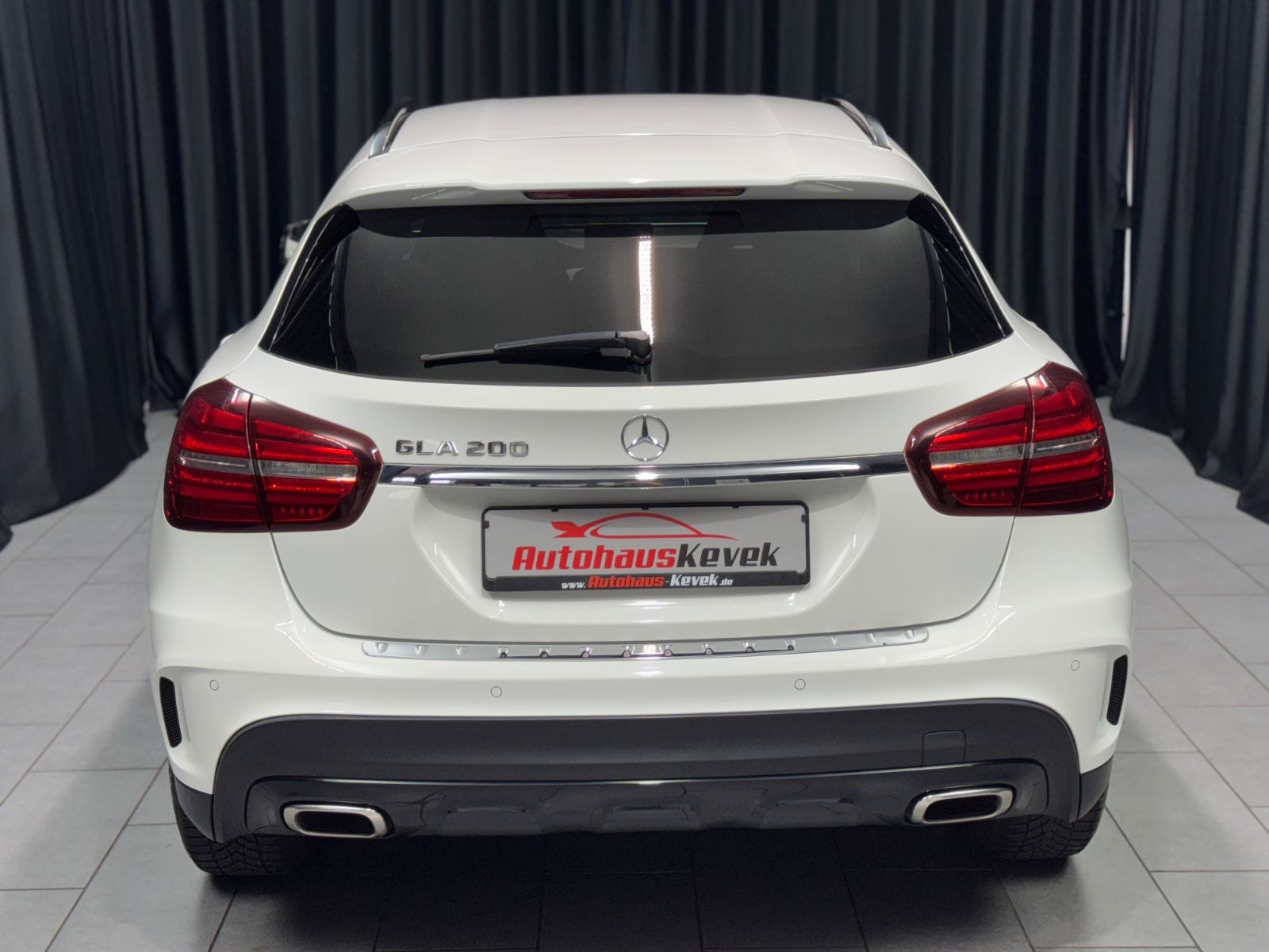 Fahrzeugabbildung Mercedes-Benz GLA 200|7G-AUTOMATIK|NAVI|LED|KAMERA|AHK|AMG-LIN