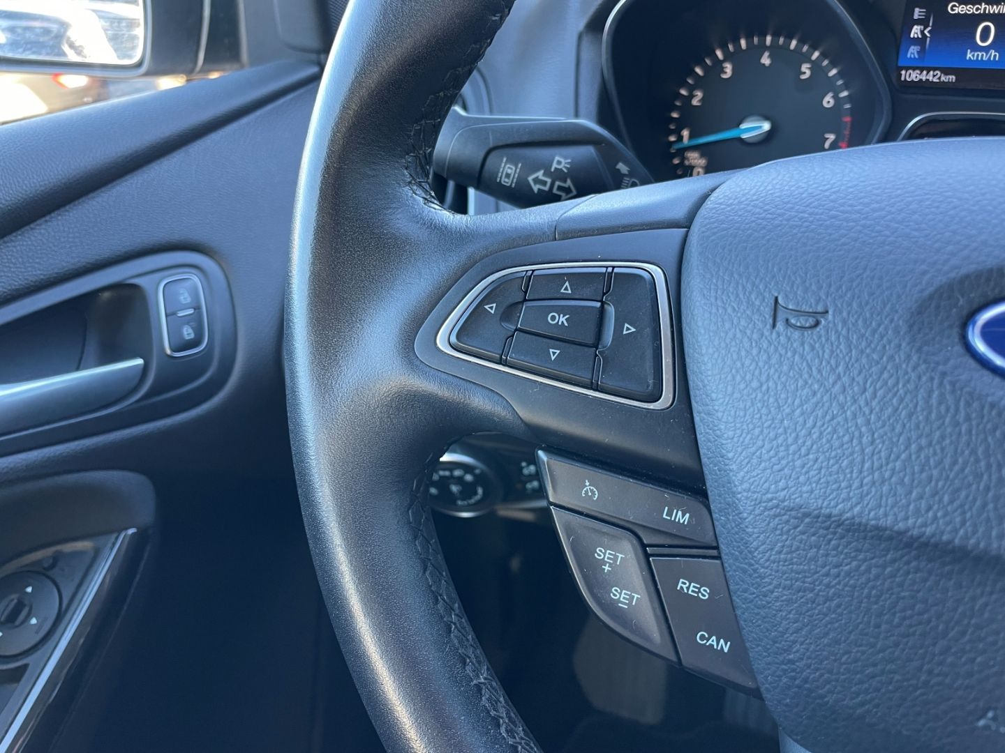 Fahrzeugabbildung Ford Focus totWinkAss Verkehrszeichenerk Bluetooth