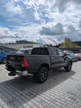 Toyota Hilux - schwarze Toyota Hilux