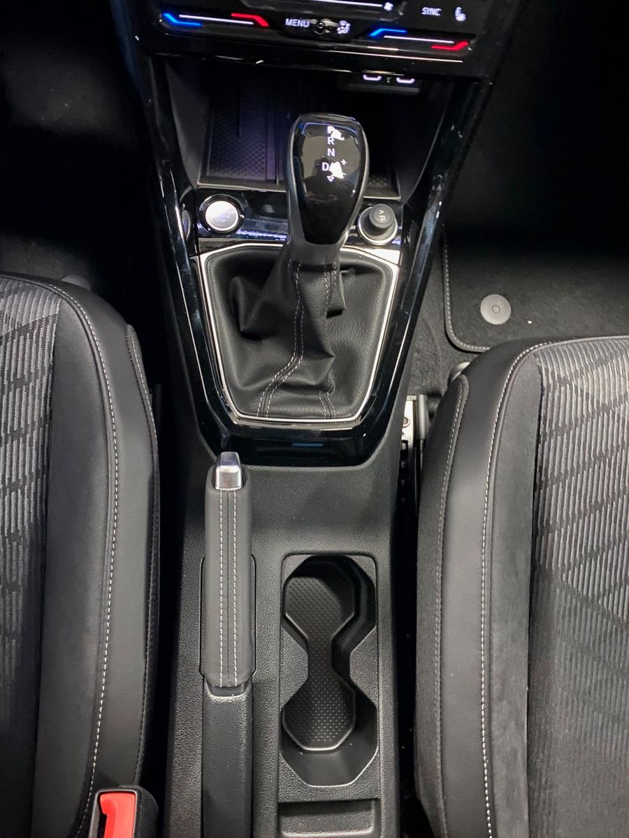 Fahrzeugabbildung Volkswagen T-Cross 1.5 TSI DSG R-Line+2029 GARANTIE+ACC+AHK