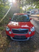 Skoda SKODA YETI 1.6 TDI - Skoda Octavia aus 2012 mit Diesel-Antrieb: Limousine