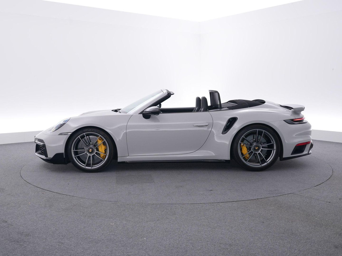Porsche 992 Cabrio 3.8 Turbo S imagem 2