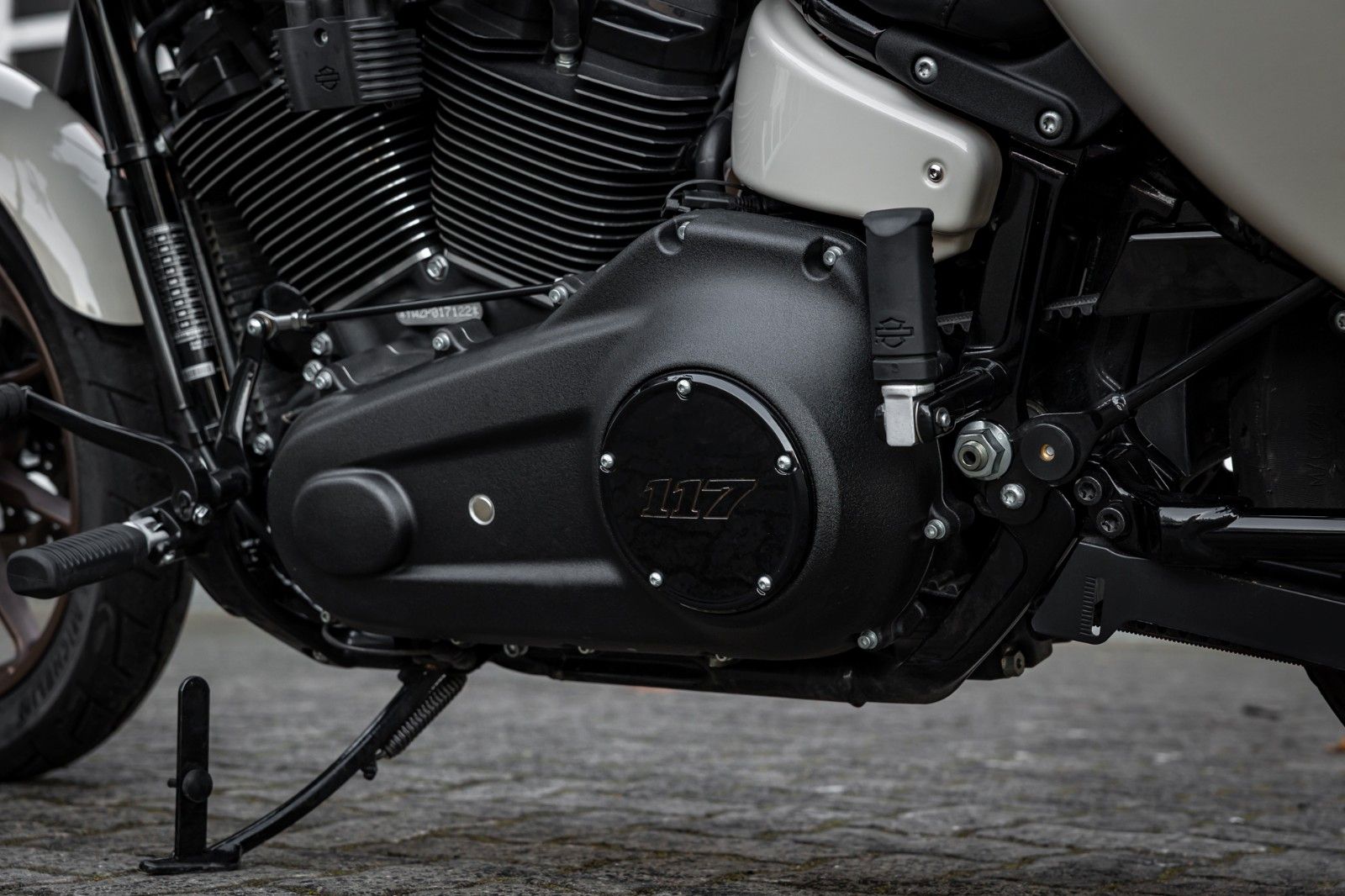 Fahrzeugabbildung Harley-Davidson FXLRS LOW RIDER S 117 CUI - JEKILL&HYDE -