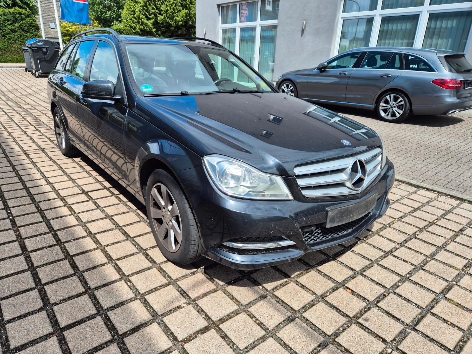 Mercedes-Benz C 180 T CGI.Aut. BlueEfficiency.Navi.Panorama.