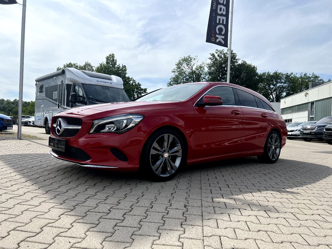 MERCEDES-BENZ CLA 220 Shooting Brake 4Matic Urban *LED Navi*