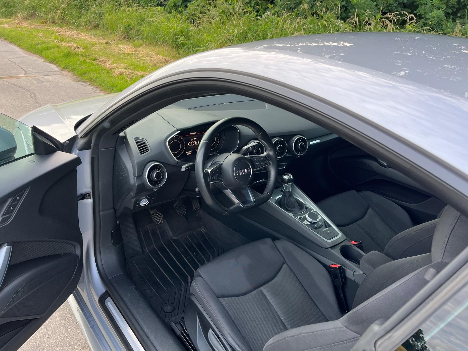 Audi TT Coupe 1.8 TFSI -Digi Tacho top