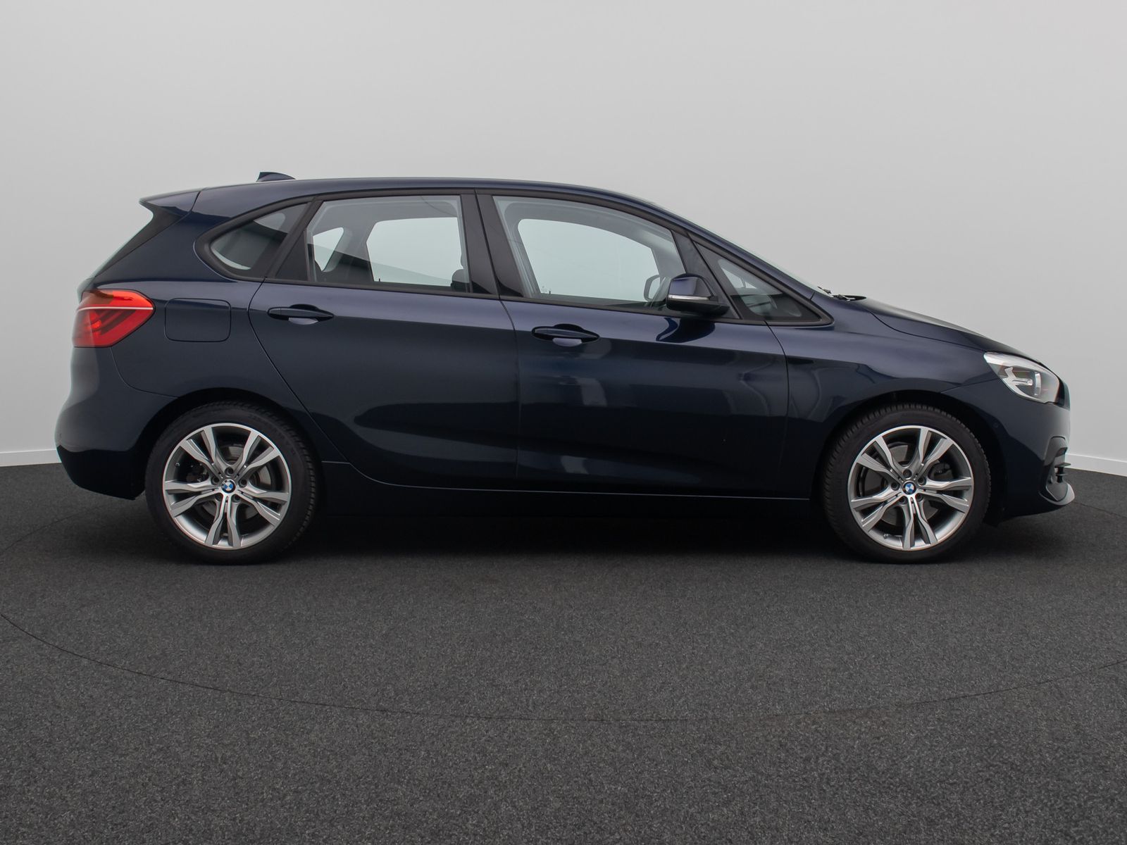 Fahrzeugabbildung BMW 225 Active Tourer iPerf ACC Kamera HUD DAB 18"
