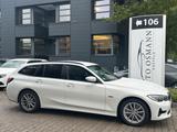 BMW 330 e Touring Aut. Advantage / RFK / LED - BMW 330 in Mönchengladbach