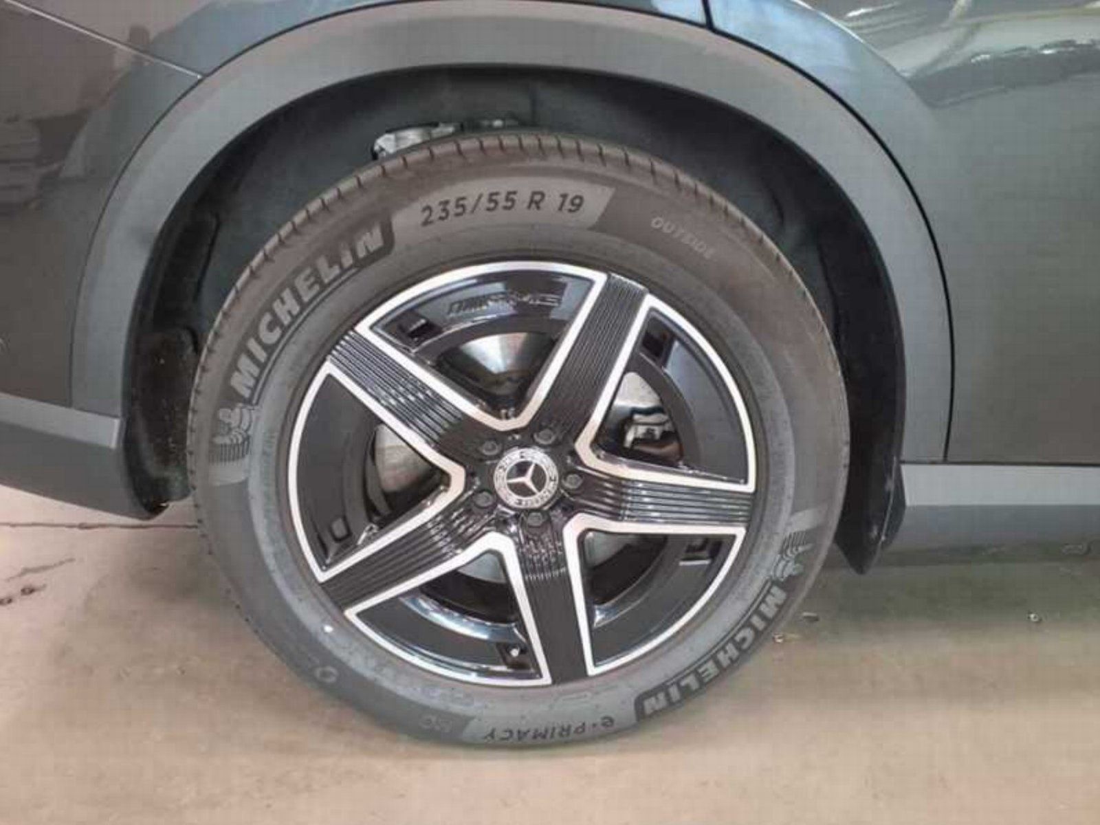 Fahrzeugabbildung Mercedes-Benz GLC450d AMG Prem+ DISTRO Pano AHK Memo HUD KeyGo