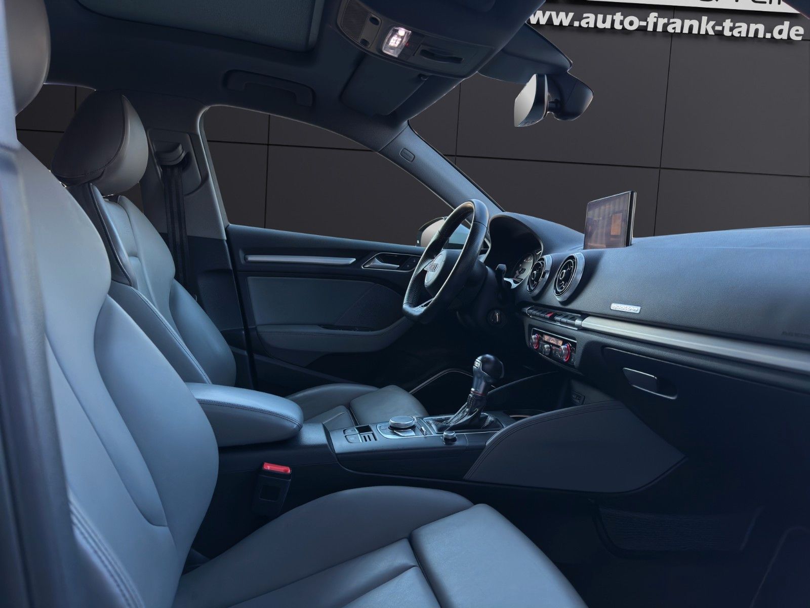 Fahrzeugabbildung Audi S3 Sportback 2.0 TFSI quattro LED*B&O*Shz*Pano