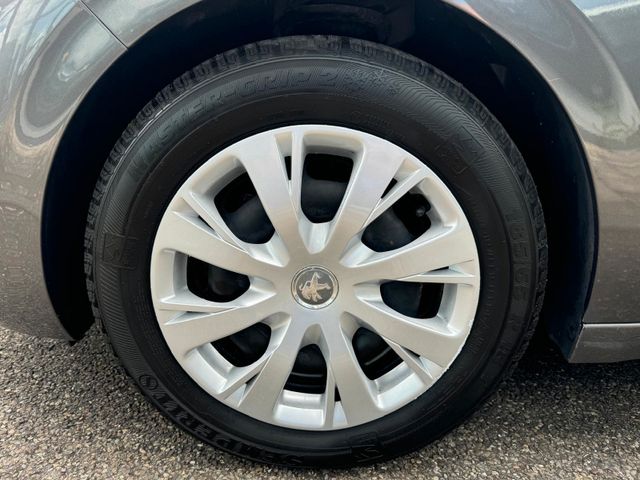 PEUGEOT 208 Active