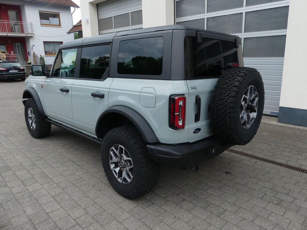 FORD Bronco Badlands E-4WD FORD Bronco Badlands E-4WD