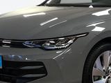 Volkswagen Golf VIII 1,5 TSI Life +AHK+PANORAMADACH - Volkswagen Golf: V5