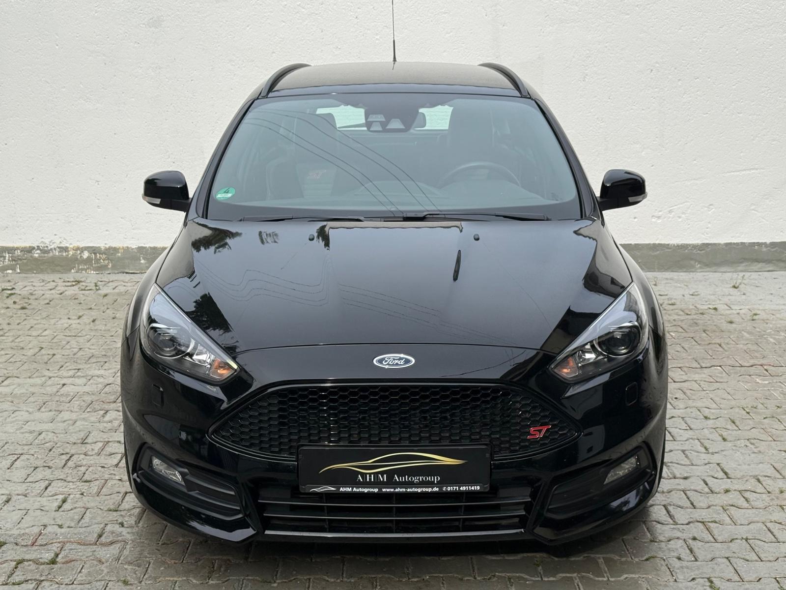Ford Focus Turnier ST 1.Hand/Ford S-Heft/Recaro/BiXen