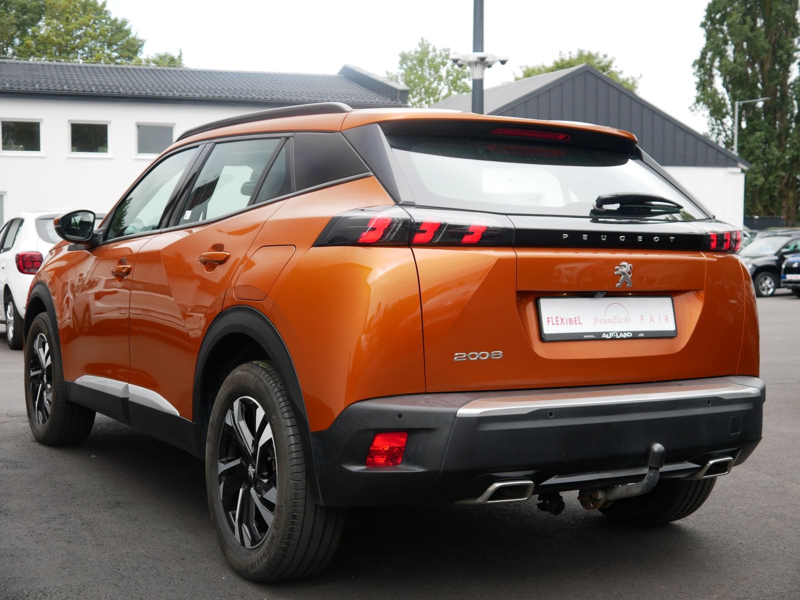 Peugeot 2008 1.2 PureTech Allure AHK Digitales Cockpit imagem 3
