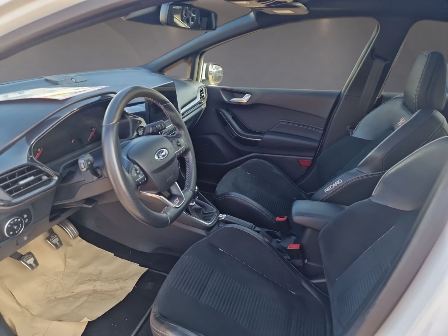 Fahrzeugabbildung Ford Fiesta ST Lederpaket,PanoDach, Panorama Navi Sou