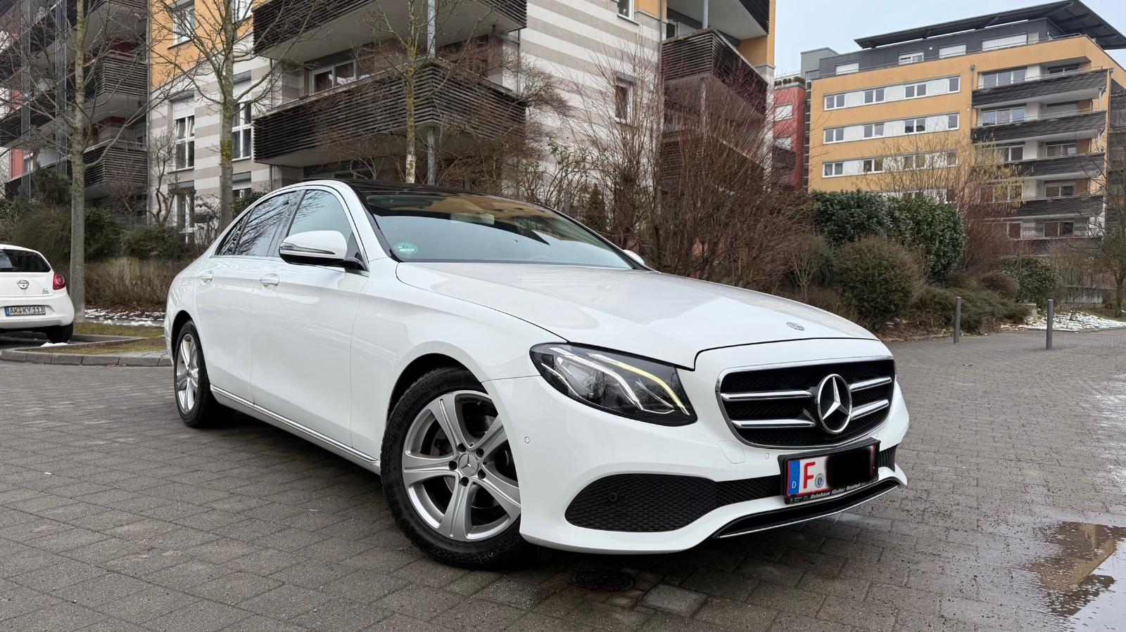 Mercedes-Benz E 220d Avantgarde Exclusive/Widescreen/Pano/KAM