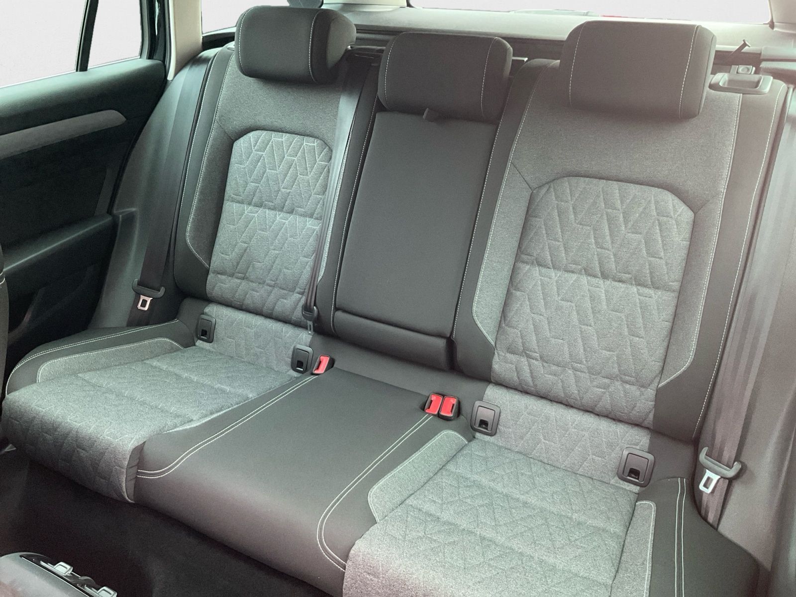 Volkswagen Passat Variant - Bild 13