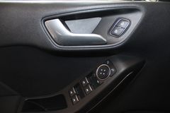 Fahrzeugabbildung Ford Fiesta Titanium 5-trg LED KLIMA Winter Paket PDC