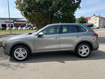 Porsche Cayenne - 2