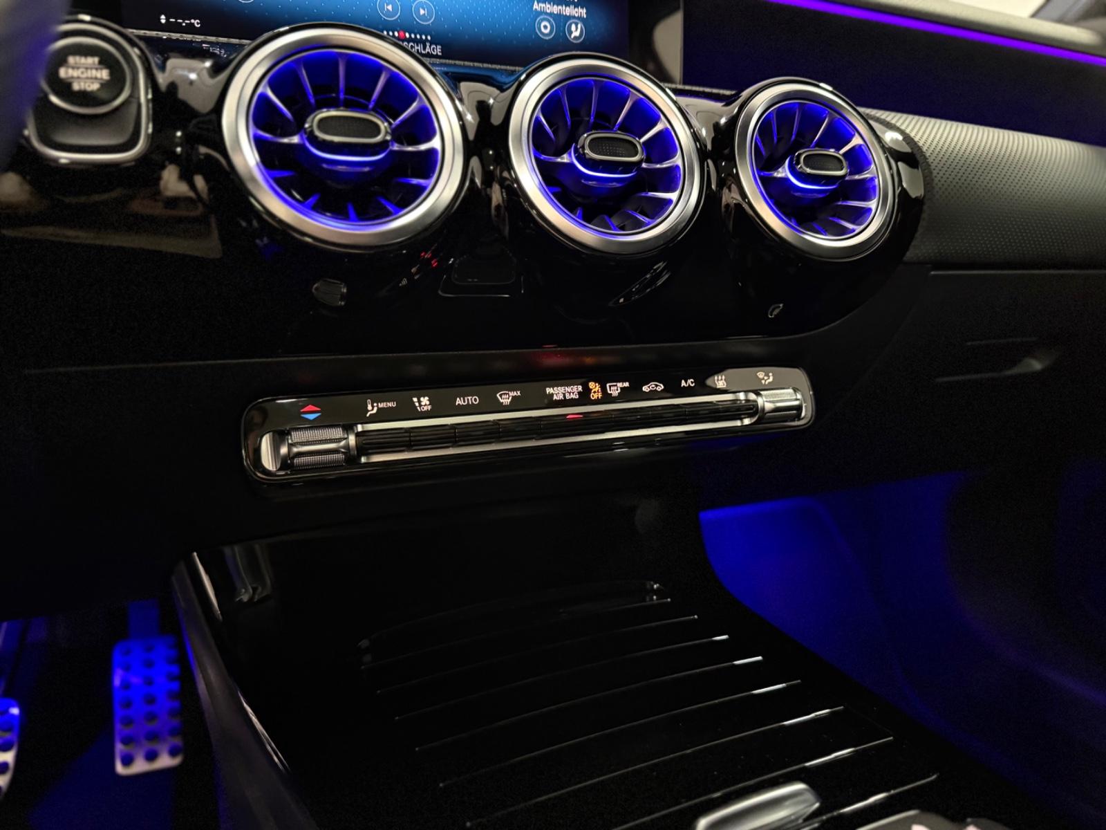 Mercedes-Benz A250e/AMG/Night/Pano/Widescreen/Kamera/Distronic