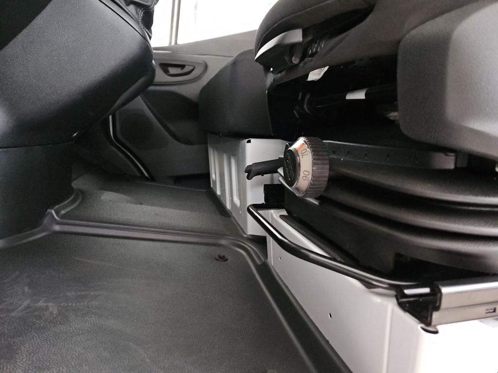 Fahrzeugabbildung Mercedes-Benz Sprinter 317 Kasten L2H2 RWD 360°Schwingsitz SHZ