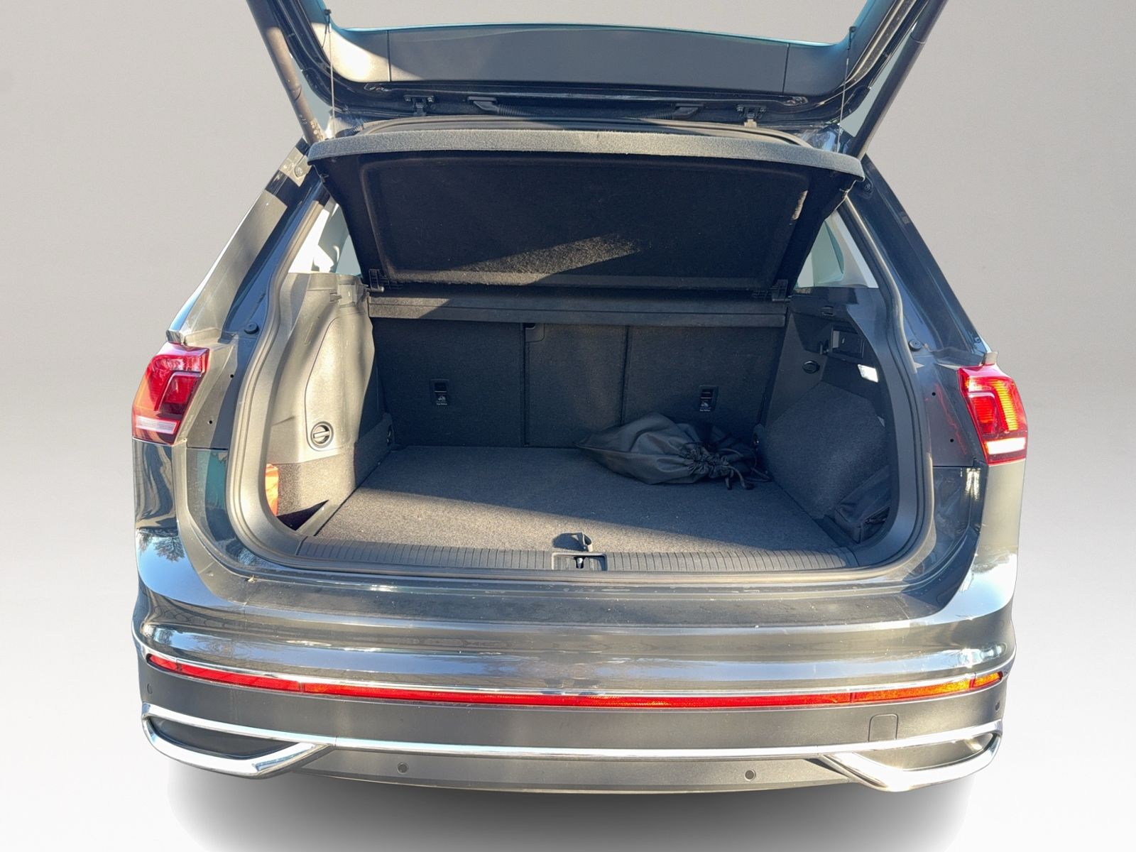 Tiguan Elegance 1,4 l eHybrid, Pano, Easy open&c