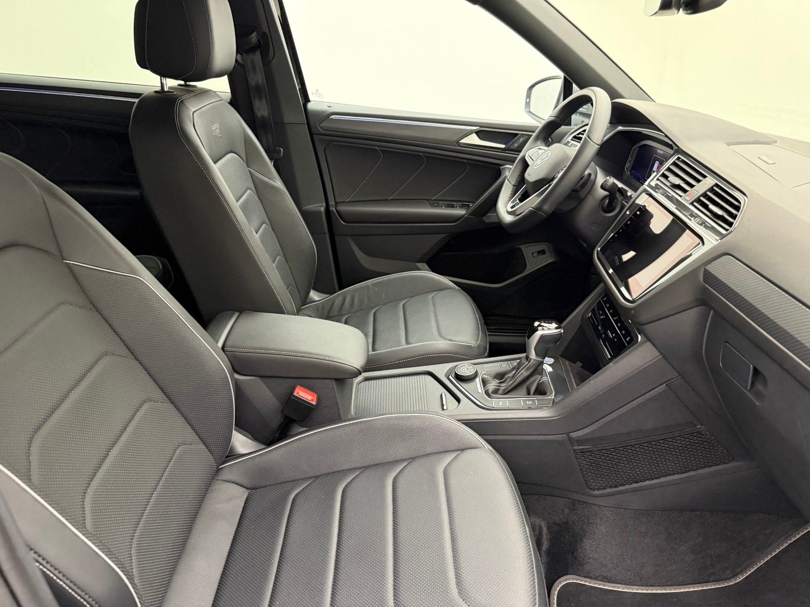 Volkswagen Tiguan Allspace TSI DSG 4M R-Line 7Sitze PanoEA8 foto 3