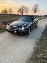 Mercedes-Benz 350 - Mercedes-Benz 350 mit Benzin-Antrieb